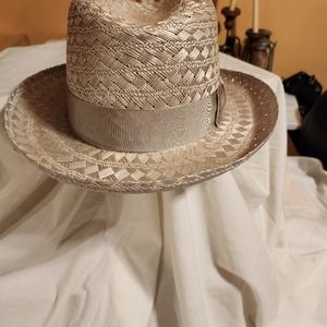 MENS HAT Preowned  silver color size Xlarge  with Hat Box